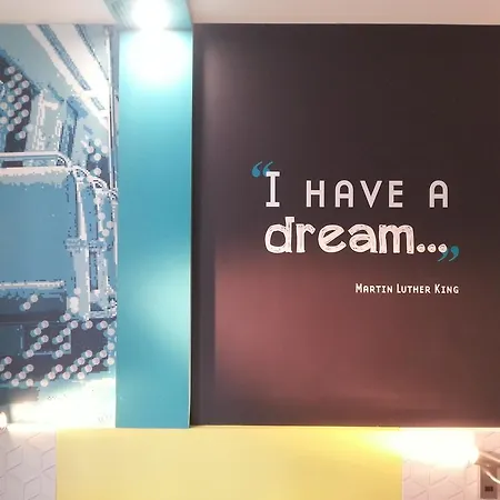 Ibis Styles Crimée La Hotel 3*