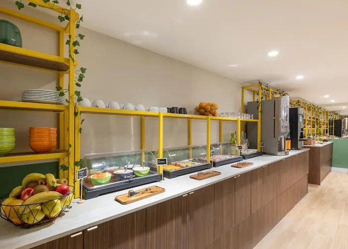 Hotel Ibis Styles Crimée La 3*
