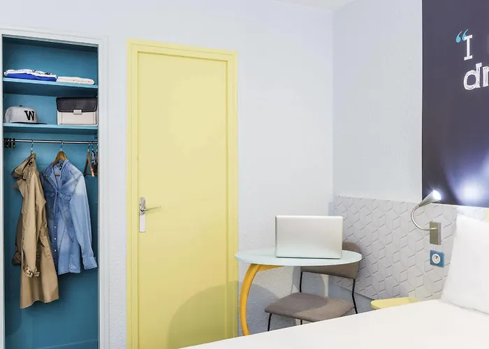 Hotel Ibis Styles Crimée La 3*
